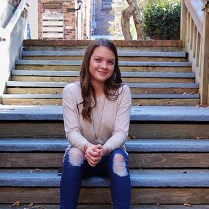 Meet your Posher, Bella